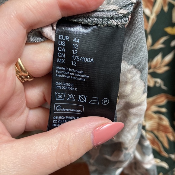 COPY - H&M mini a line dress - Picture 5 of 5